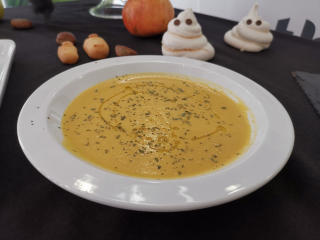 receta simple y sencilla  Crema de calabaza con nueces y avellanas