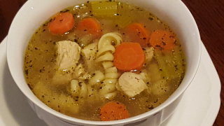 receta simple y sencilla  Sopa de pasta y pollo