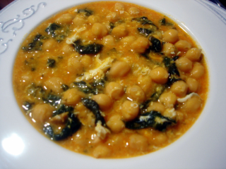 receta simple y sencilla  Potaje de garbanzos con espinacas