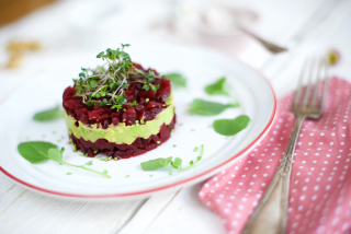 receta simple y sencilla  Tartar de quinoa y remolacha