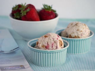 receta simple y sencilla Helado de queso, galleta y fresones