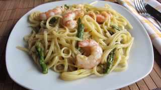 receta simple y sencilla  Tallarines con gambas y espárragos