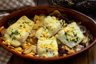 receta simple y sencilla  Bacalao a la jardinera con mahonesa de pimientos