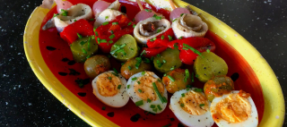 receta simple y sencilla  Banderillas de boquerones con pimiento rojo y pepinillos