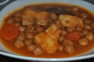 receta simple y sencilla  Garbanzos con bacalao