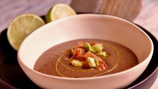 receta simple y sencilla Crema fría de garbanzos con tomate y jamón cristalizado