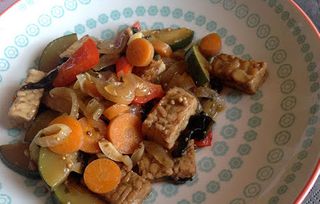 receta simple y sencilla  Pisto de verduras y tempeh