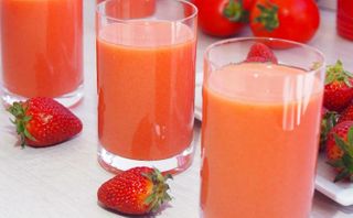 receta simple y sencilla  Gazpacho de fresas y tomate