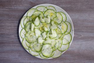 receta simple y sencilla  Carpaccio de calabacín a la menta