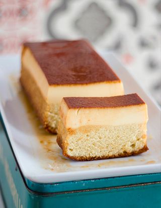 receta simple y sencilla  Tarta de flan y bizcocho