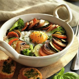 receta simple y sencilla  Huevos al horno con verduras