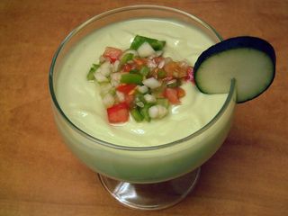 receta simple y sencilla Gazpacho de aguacate