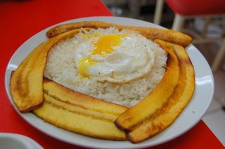 receta simple y sencilla Arroz a la cubana con plátano