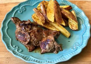 receta simple y sencilla  Bistec con cerveza negra y patatas