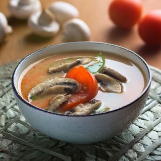 receta simple y sencilla  Sopa de setas con tomate